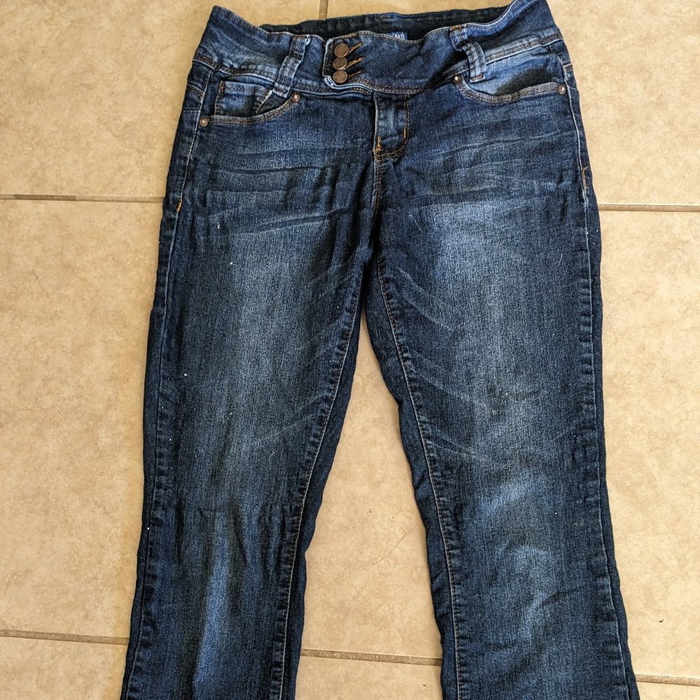 YMI Wannabettabutt low rise, bootcut, dark blue denim jeans size 7.